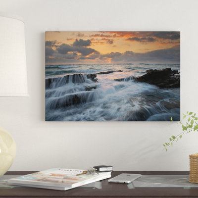 «Waves Breaking On Rocks, Playa Santa Teresa, Costa Rica» par Tim Fitzharris - impression sur toile tendue