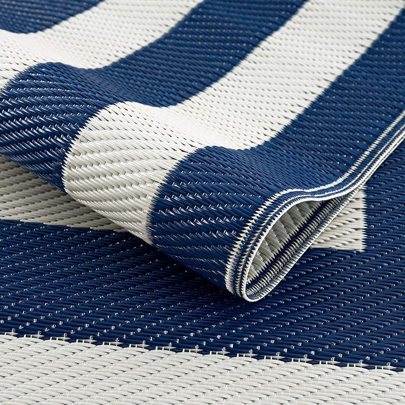 Tapis intérieur / extérieur bleu marine / crème Winslet, Rectangle 8 pi x 10 pi