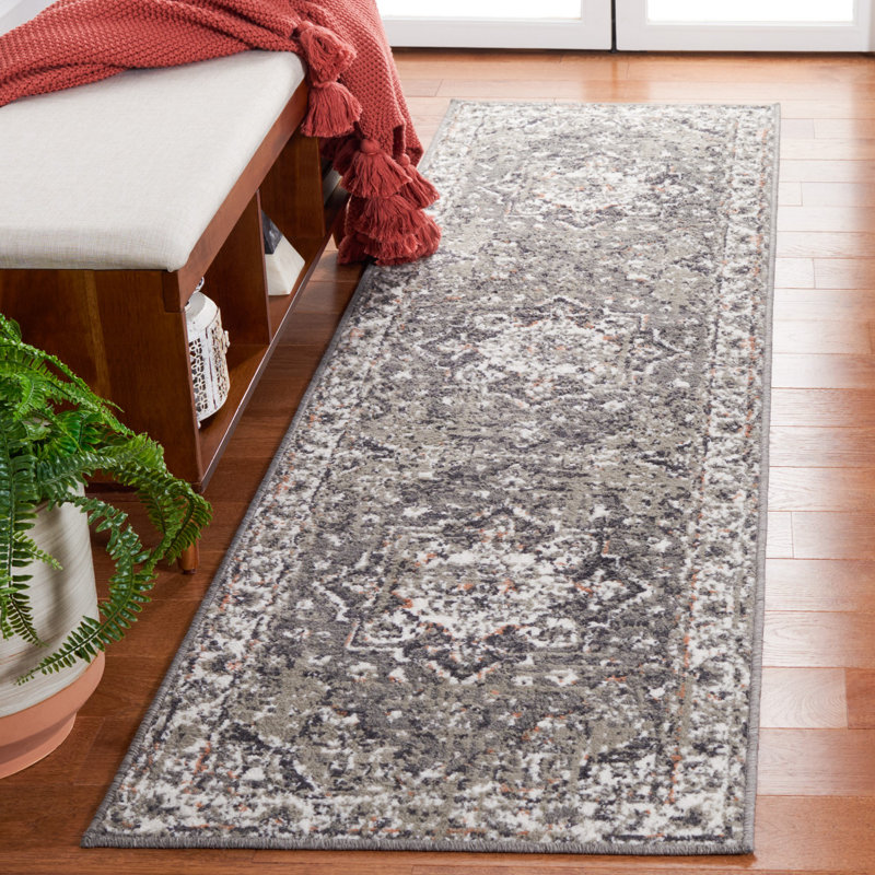 Tapis oriental gris en polypropylène tissé à la machine Martay, Tapis de couloir 2 pi 2 po x 8 pi