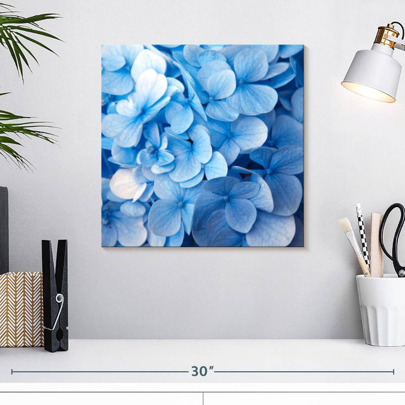 Fleurs bleues Harnek, H 16 po x l 16 po