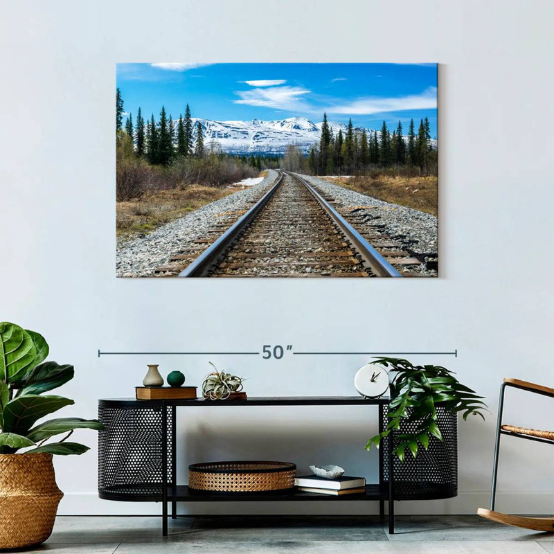 Lilie Denali Rail, 30" H x 45" W