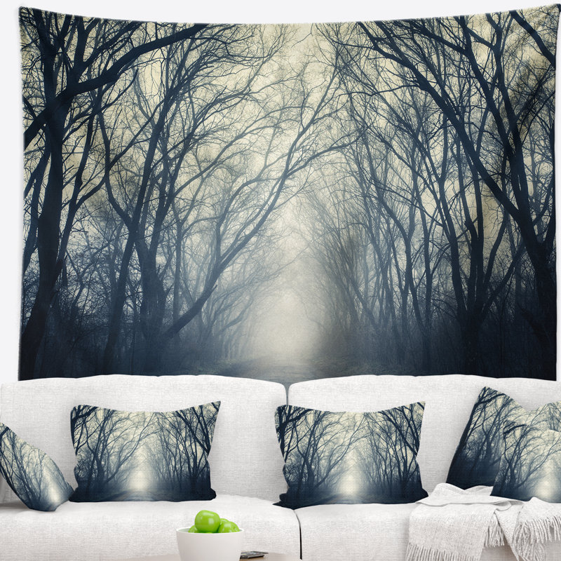 Tapisserie sombre forêt d'automne dans le brouillard, H 32 po x l 39 po