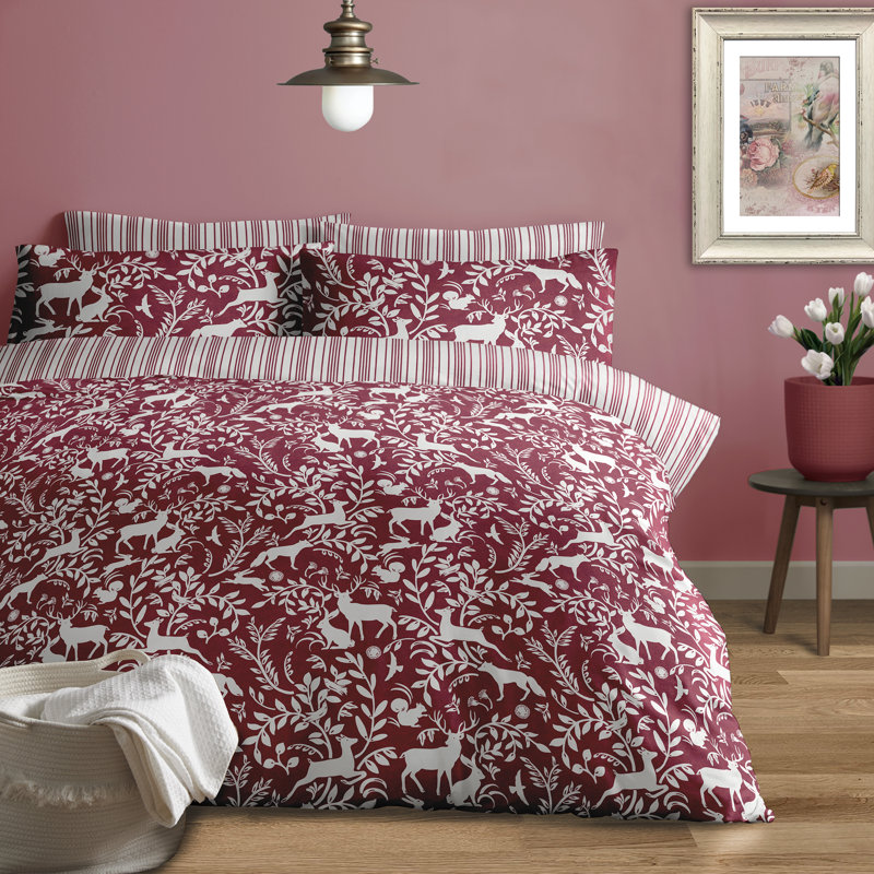 Magellan Wildlife Duvet Cover Set with Pillowcases Included, Berry, Double - 2 Standard Pillowcases