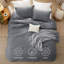 Lits dans un sac, ensemble de lit avec édredon, taies décoratives, coussin décoratif, couverture en chenille-110189456-110189458