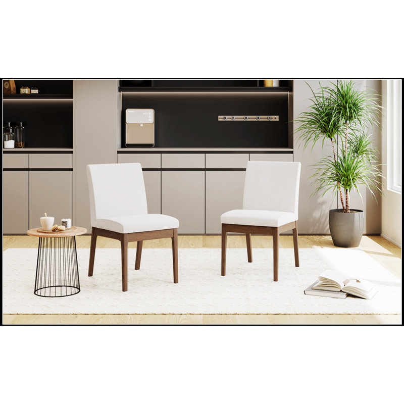 Ensemble de deux chaises de salle à manger d'inspiration campagnarde avec un dossier rond élégant et des sièges rembourrés confortables pour une salle à manger élégante et durable