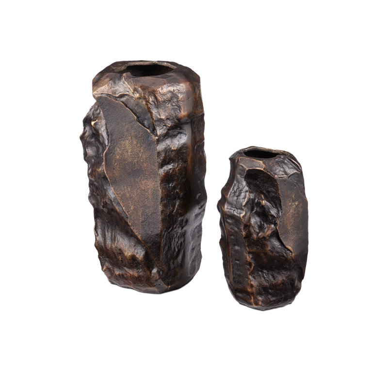 Carmelo Handmade Cast Aluminum Table Vase