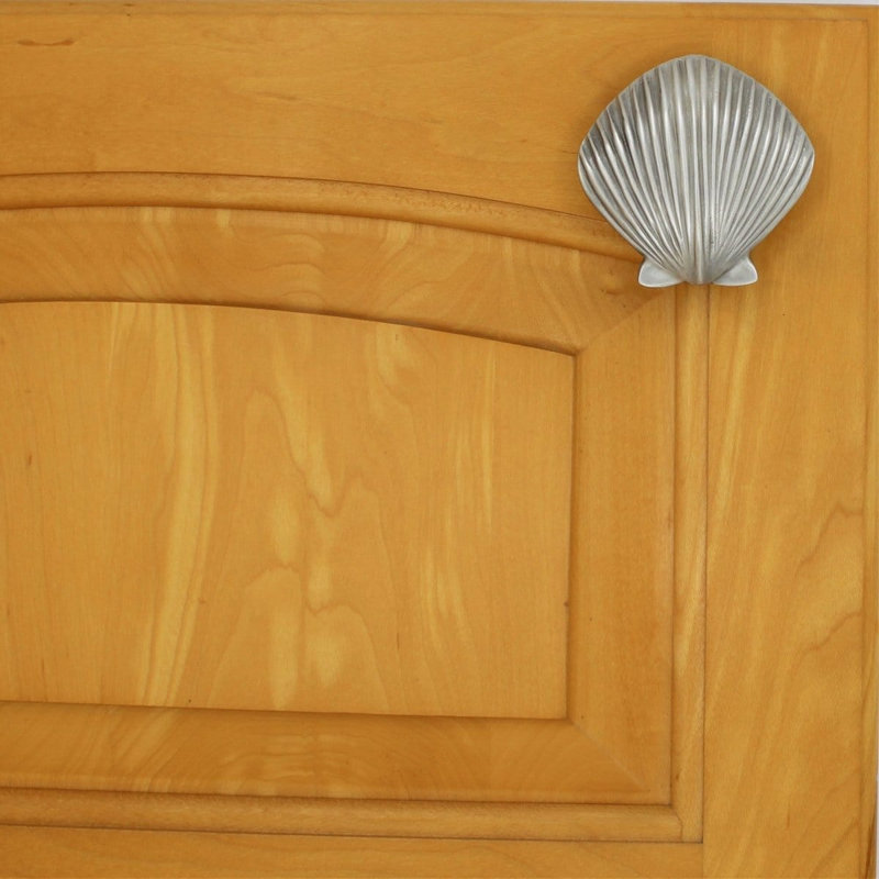 1 1/2" Seashell Knob, 2.5" L x 2.5" W, 1, Brushed Nickel