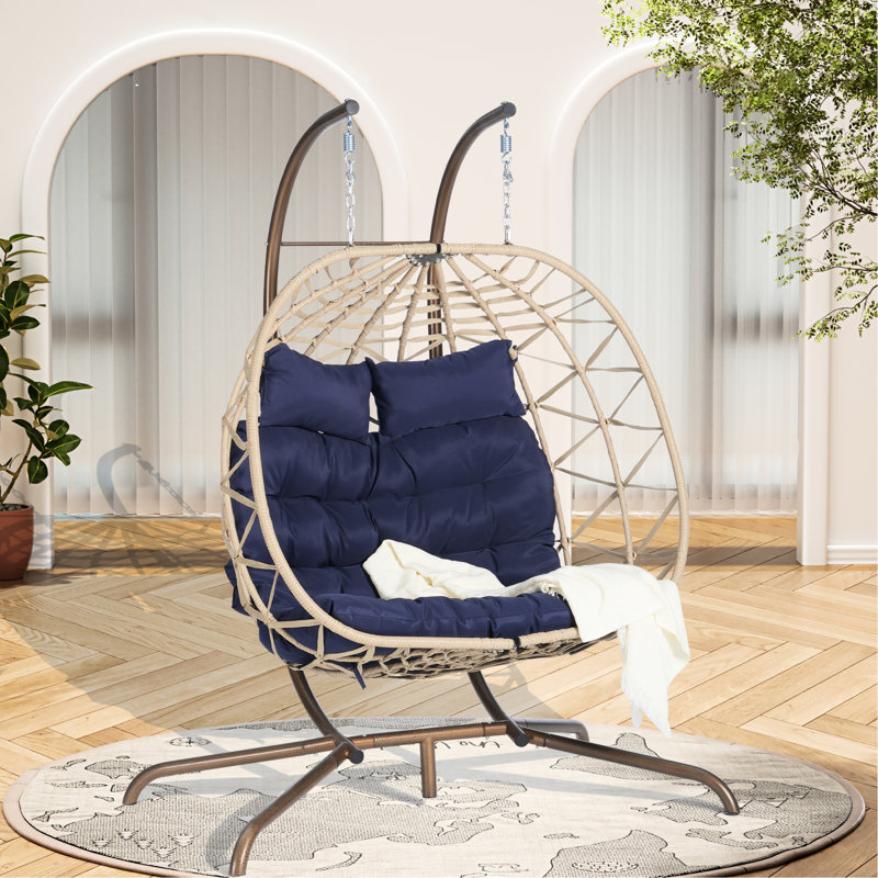 Fauteuil suspendu pour œufs d'extérieur : coussins d'eau, support en fer robuste, tissé à la main, idéal pour une chambre ou une terrasse. Cadre en métal rouillé, confortable et moelleux. Décor parfait pour une terrasse ou un patio.