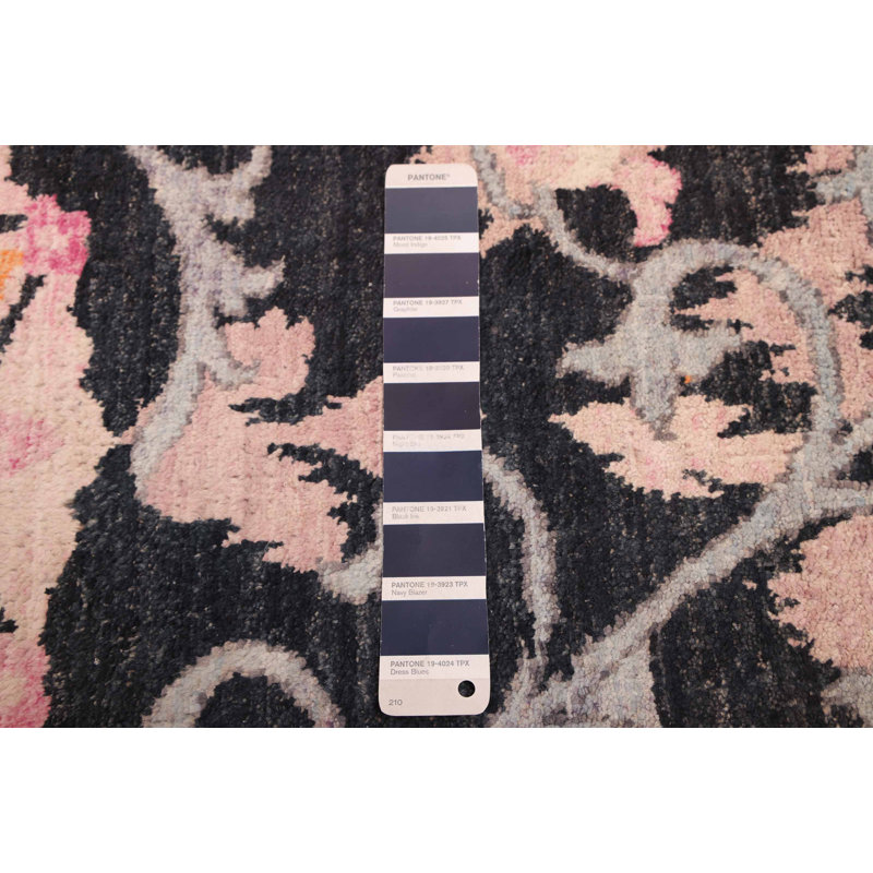 Tapis noir Signature Collection 8 pi 1 po x 10 pi 0 po