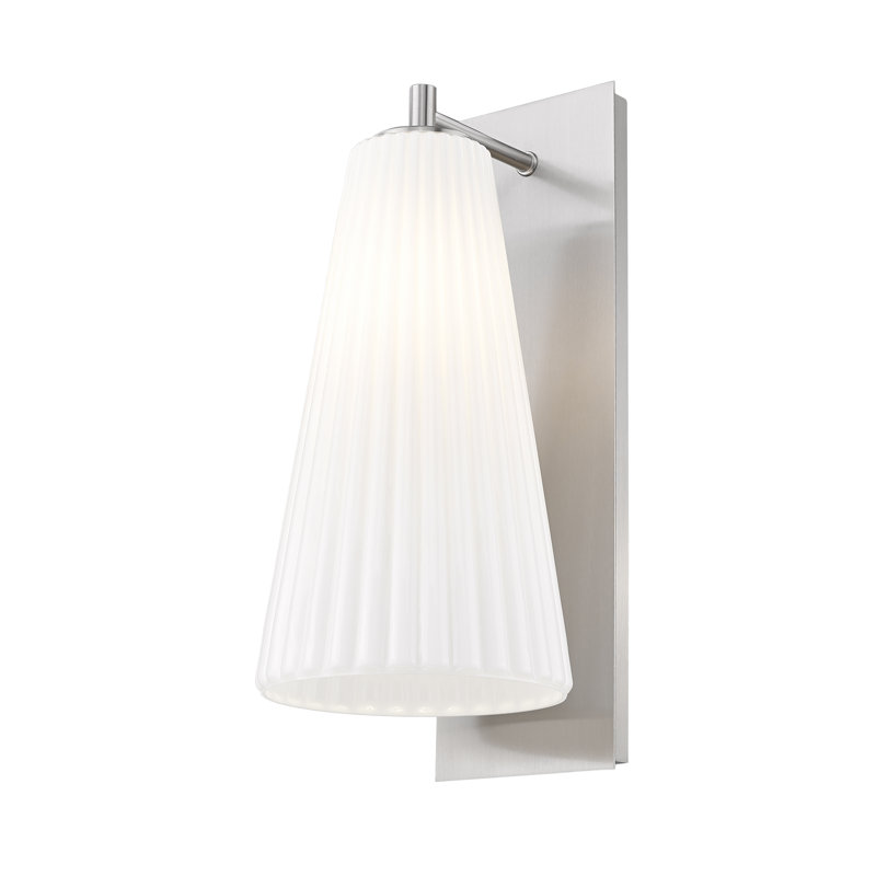 Applique murale 1 lumière Ceinture, H 16,50 po x l 7,25 po x P 8,50 po, Nickel brossé