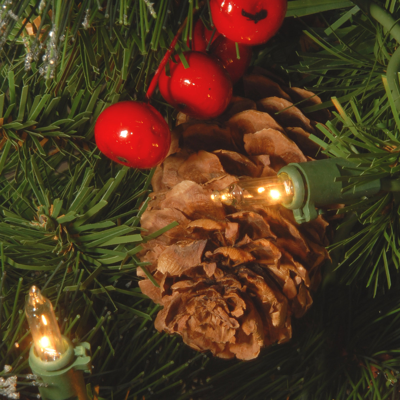 The Holiday Aisle® Crestwood Spruce Wreath with Clear Lights, 20"