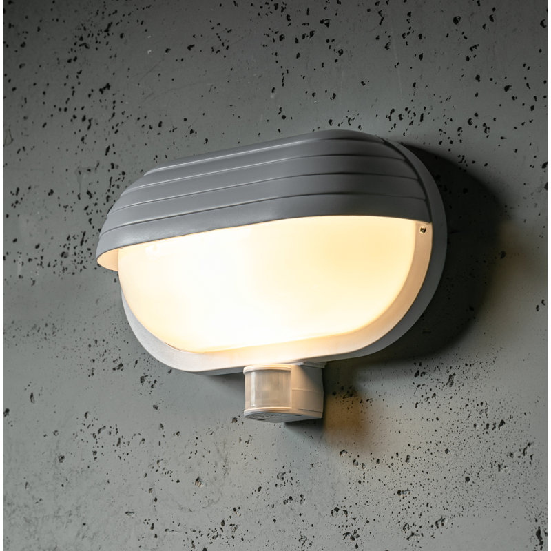 Sengul White Outdoor Bulkhead Light