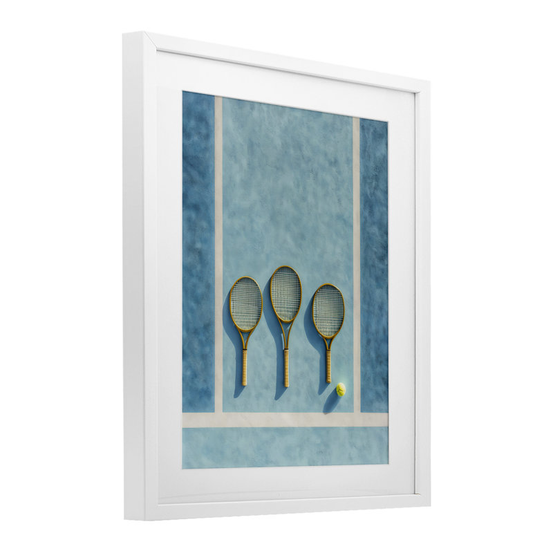 «Tennis Racket Trio», reproduction sous verre encadrée, design par Franklyn Gregory, H 21 po x l 17 po, Cadre blanc côtier