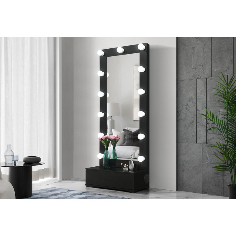 Miroir ELISA, Noir