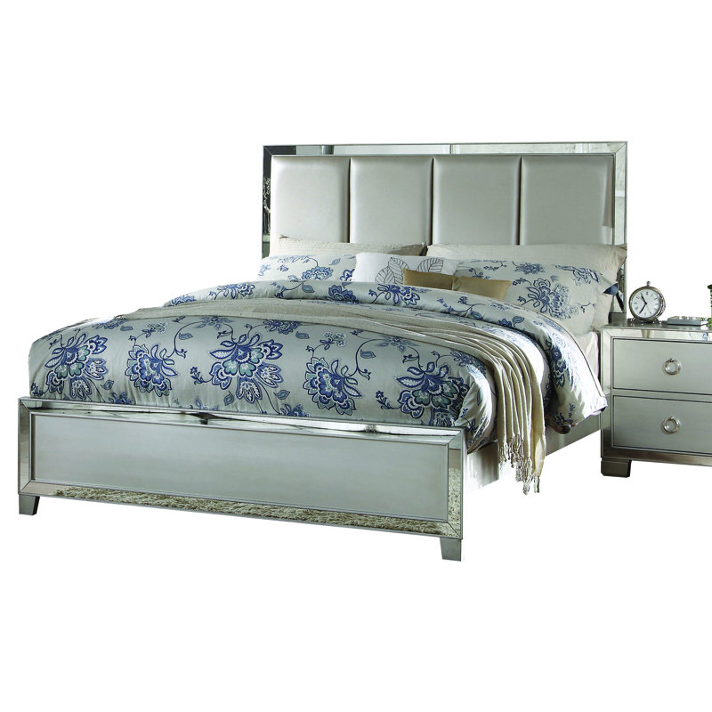 Thetford Upholstered Standard Bed, Queen