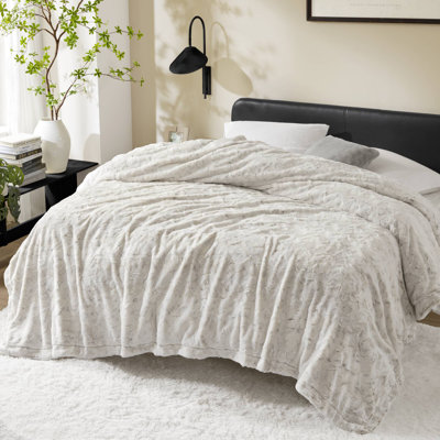 Zuri Faux Fur Ultra-Soft Luxury Blanket