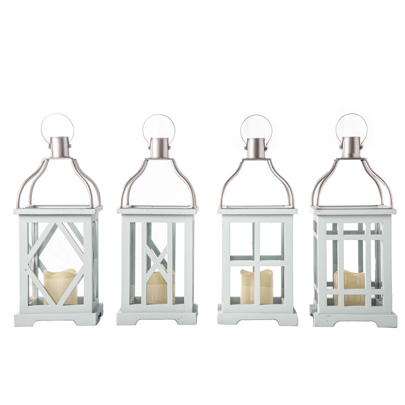 Lanterne carrée en bois avec plateau nu en métal, poignée en forme d'anneau et assortiment de quatre lumières au fini peint bleu .. (6,75 po x 6,75 po x H 16,00 po) x 4