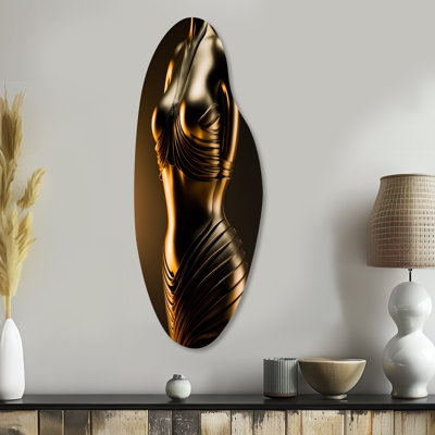 Élégante robe dorée Mannequin I - art moderne asymétrique en métal incurvé