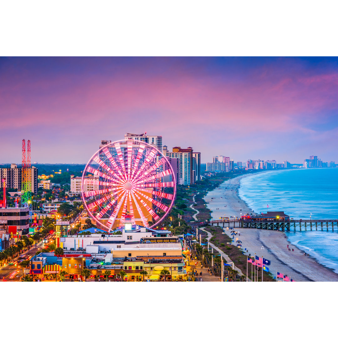 Myrtle Beach Skyline von Sean Pavone - Druck