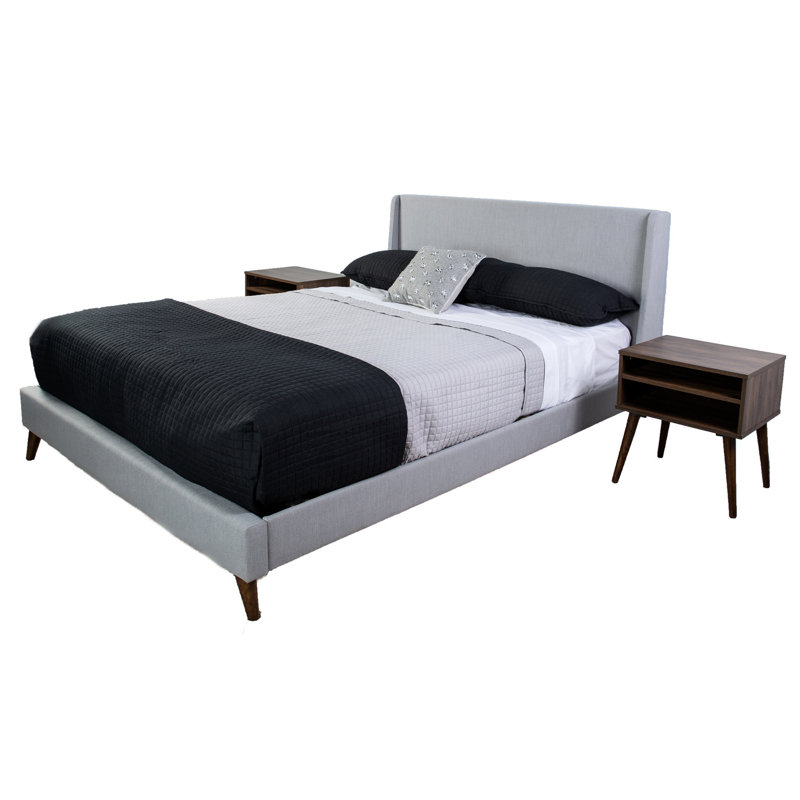 Très grand lit avec 2 tables de chevet rembourrées, couleur pierre, bases de bureau au fini noyer, accessoires de chambre à coucher gris