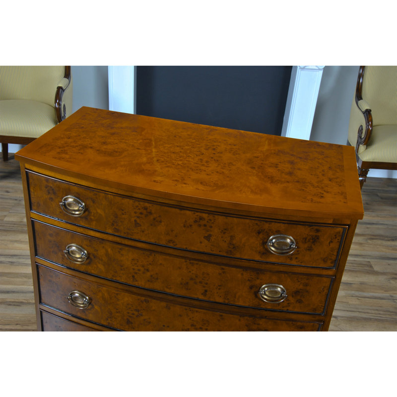 Commode à nœuds à avant arqué