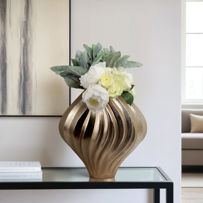 Grand vase doré Phillippi Seniti, H 18 po x l 18 po x P 12 po
