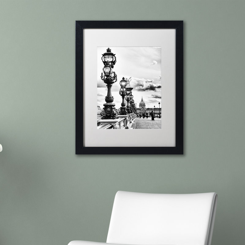 Dreaming de paris, reproduction de photo encadrée, H 20 po x l 16 po x P 0,5 po, Blanc, Cadre noir