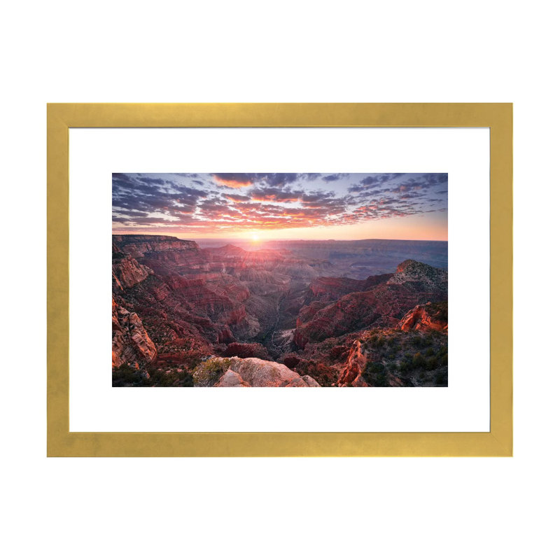 «The Grand Canyon» par Stefan Hefele - reproduction de photo, H 16 po x l 24 po x P 1 po, Papier encadré doré