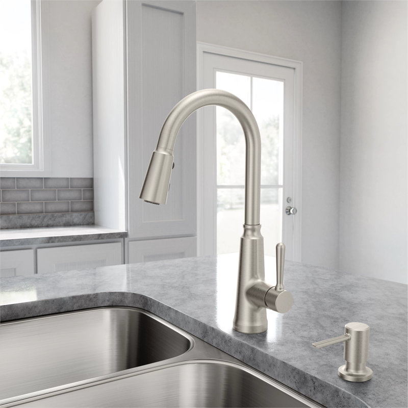 Robinet de cuisine à bec rétractable à poignée simple Moen avec Reflex et Power Boost, Acier Inoxydable