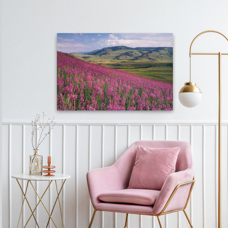 Country/Cottage Lamar Valley, 36" H x 24" W