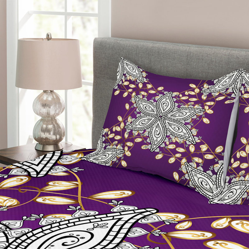 Traditional Polyester Floral Coverlet, King Coverlet + 2 Shams