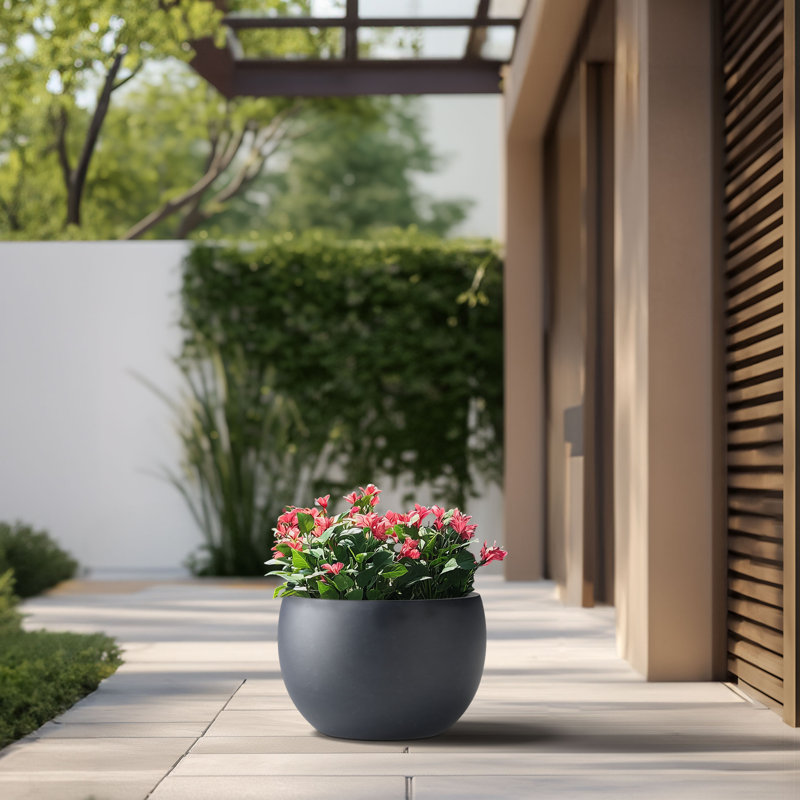 Pot à fleurs en ciment Highwoods, Gris granite, H 13 po x l 19 po x P 19 po