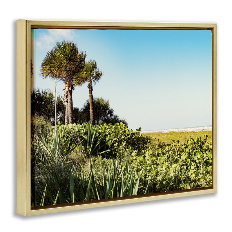 «Lush Tropical Shoreline» par Stede Bonnett, Cadre flottant métallique doré, H 17 po x l 21 po