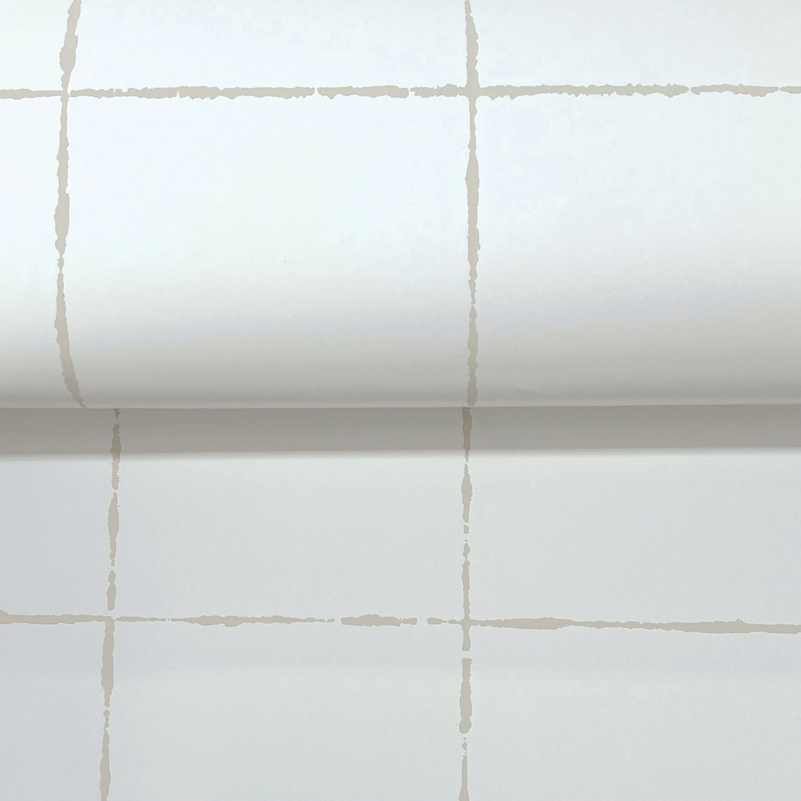 La Vitre Plaid Wallpaper, Graphite