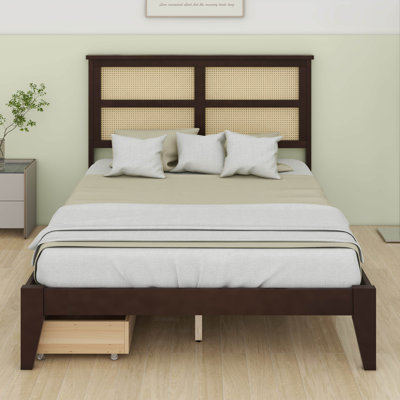Structure de lit double avec tête de lit en rotin naturel, cadre de lit plateforme en bois avec 2 tiroirs, rangement spacieux sous le lit