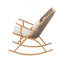 Chaise berçante d'extérieur - Structure en fer robuste au fini érable, dossier en rotin PE gris et coussin gris clair