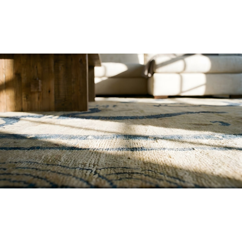 Tapis antique chinois antique à motif de dragon des années 1880 de couleur ivoire Ningxia