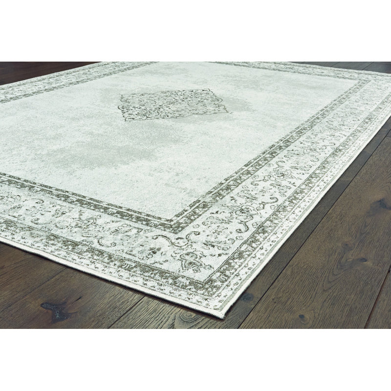 Tapis oriental argenté Sewell, Rectangle 1 pi 11 po x 3 pi 3 po