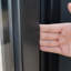 Porte pliante en aluminium noir à 5 panneaux de 144 po x 96 po KaMic Elite-Fold-109051307-109051311-109051316