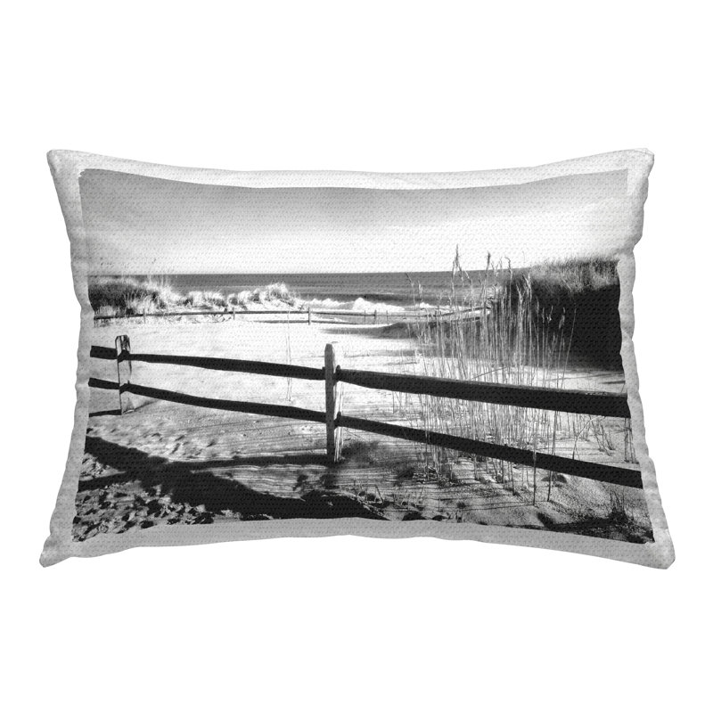 Coussin d'extérieur à imprimé plage Beach Fence Shadow par GraffiTee Studios