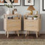 Ensemble de 2 tables de chevet modernes avec 2 tiroirs chacune, finition en bois naturel, poignées dorées et rangement coulissant pour l'organisation de la chambre à coucher.