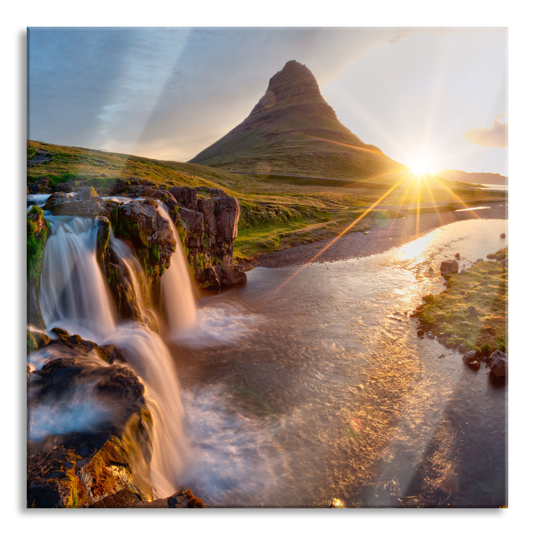 Ungerahmtes Foto auf Glas "Waterfall in Iceland at Sunset"