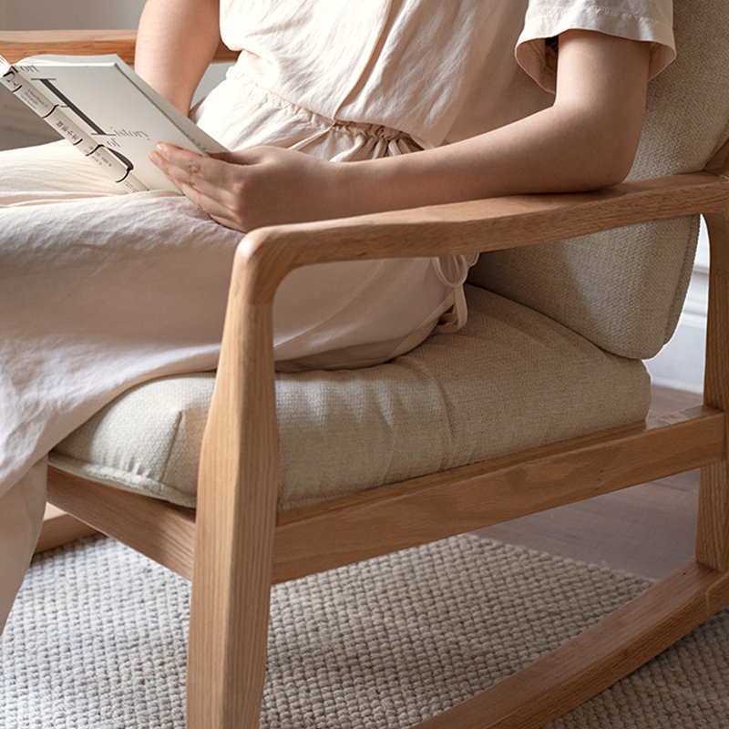 Chaise berçante en bois massif Modern Modern, Brun orangé, Blanc cassé