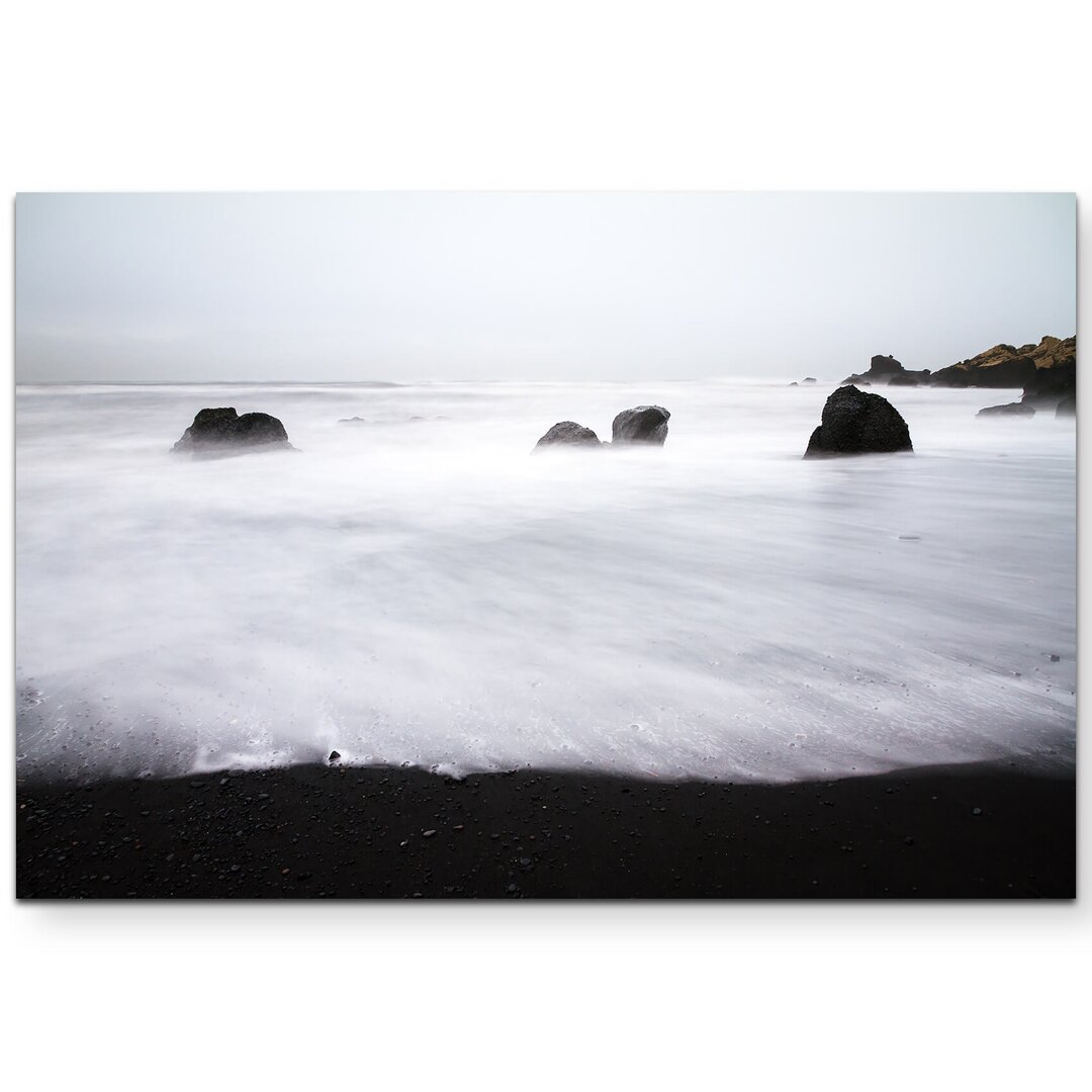 Leinwandbild Schwarzer Sand am Meer