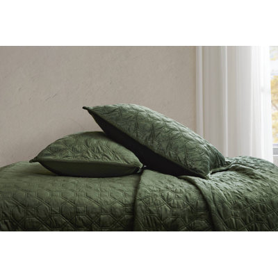 Harper 3 Piece Velvet Quilt Set