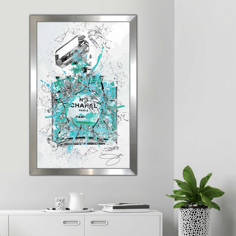 «Assez déjà» (vertical) - impression, H 39,5 po x l 27,5 po x P 0,75 po, Encadrement argenté