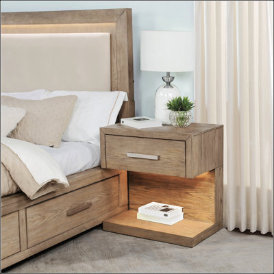 Table de chevet 1 tiroir Gibbons Barley Brown avec éclairage DEL et tablette ouverte, parfaite pour les chambres modernes et confortables