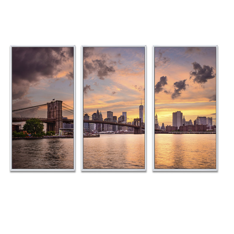 New York City Skyline Under Dark Clouds - ensemble de 3 toiles d'art encadrées, Cadre noir, H 28 po x l 36 po x P 1 po