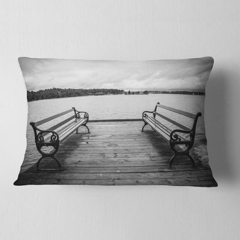 Benches on Bridge by Water Side - Coussin imprimé Pier & Bridge, Coussin décoratif, 12 po x 20 po