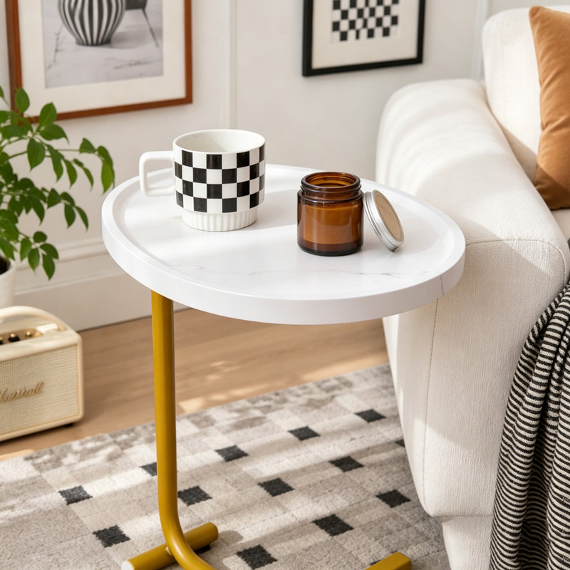 Ensemble de 2 tables d'appoint blanches en forme de C, idéales pour un canapé ou un lit.